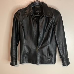 Ellen Tracy women’s leather jacket size small in excellent condition